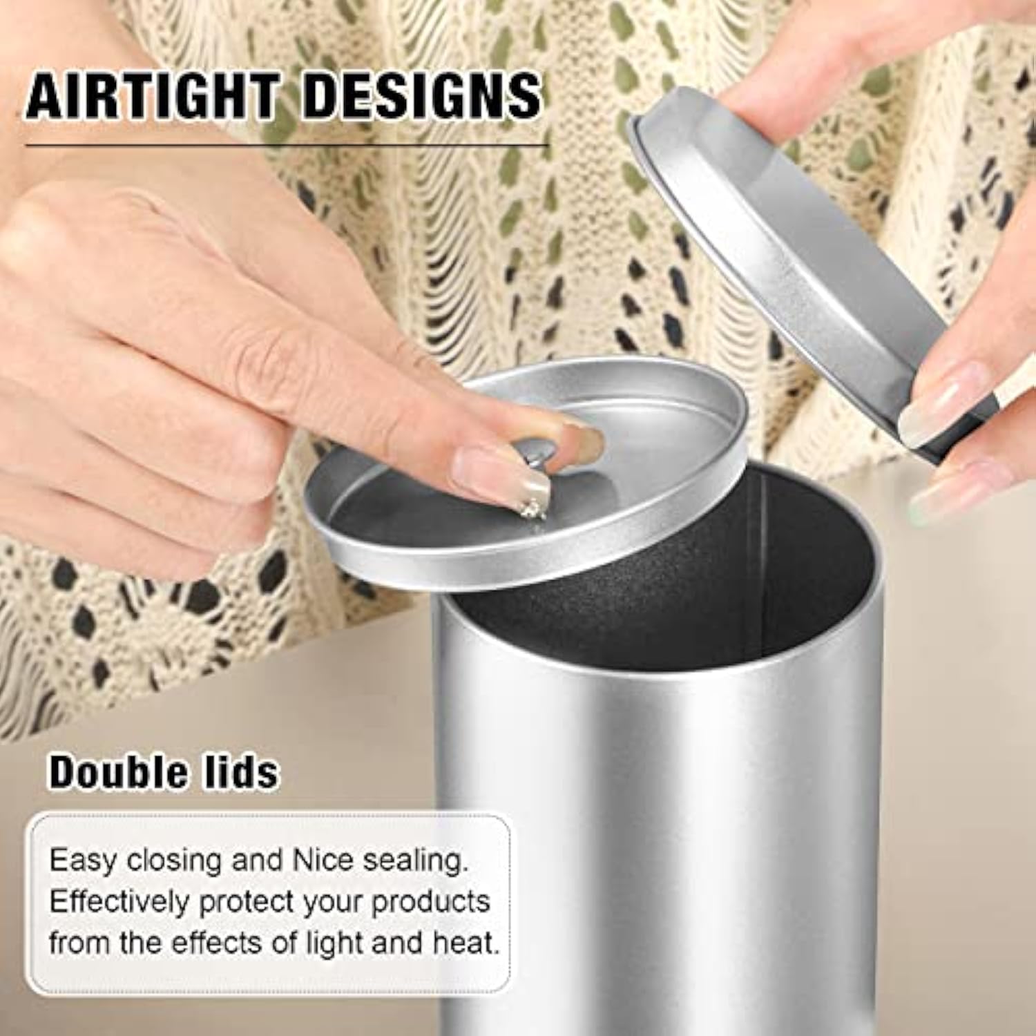 空の小さな丸い金属製のコーヒー缶は、紅茶用です