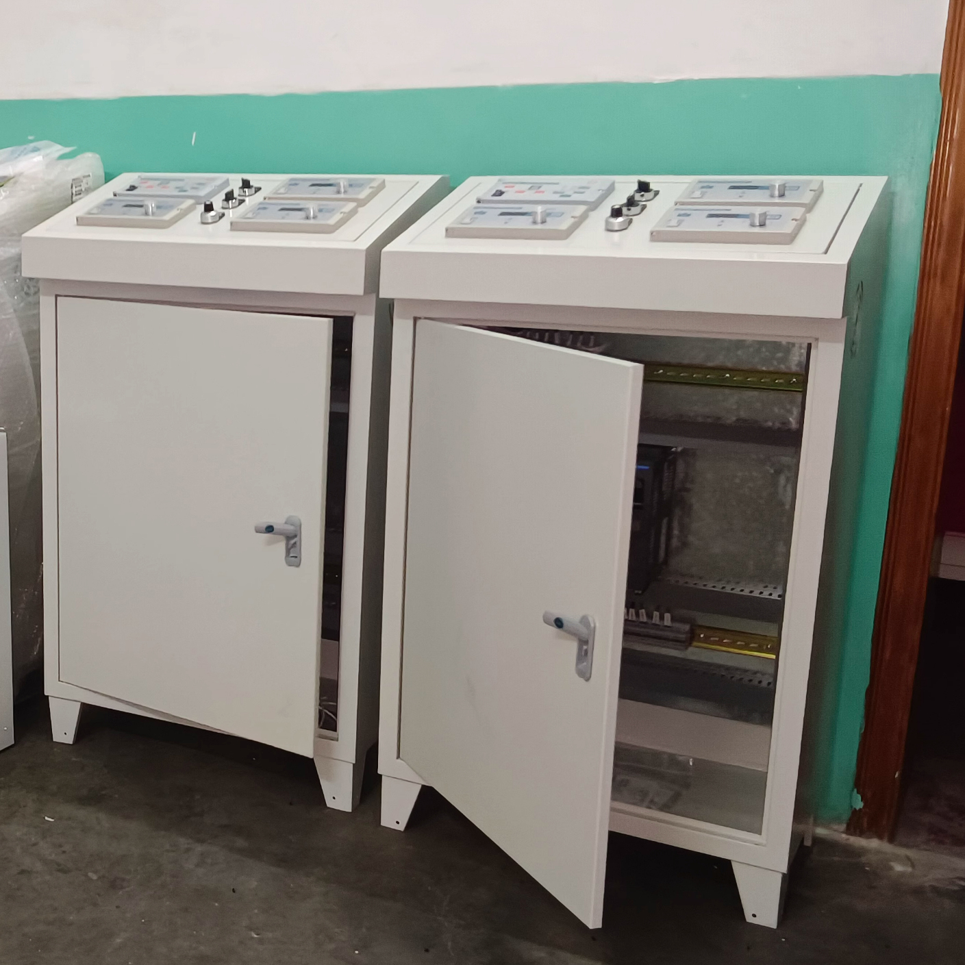 産業オートメーションに適したplc制御キャビネット筐体を選択するための究極のガイドです