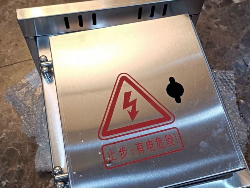 どの金属筐体がデータセンターの重要な配電に適していますか?
